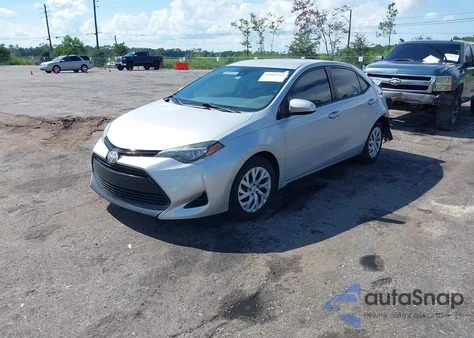 2017 Toyota Corolla Le z USA, uszkodzony, nr VIN 2T1BURHE7HC770358